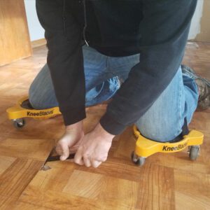 KneeBlades